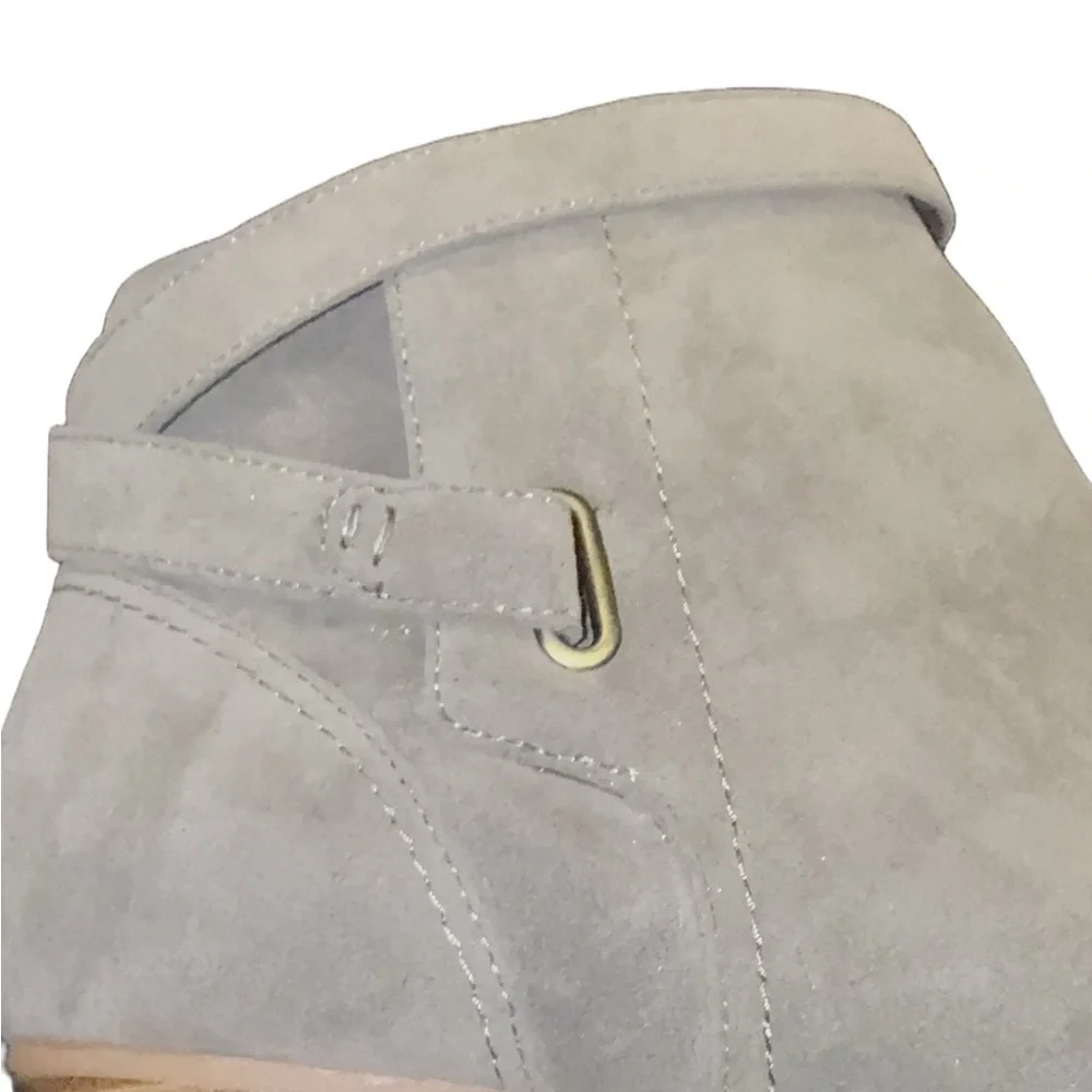 Giani Bernini Oleesia Taupe Suede Ankle Boots Block Heel Size 10M NWT